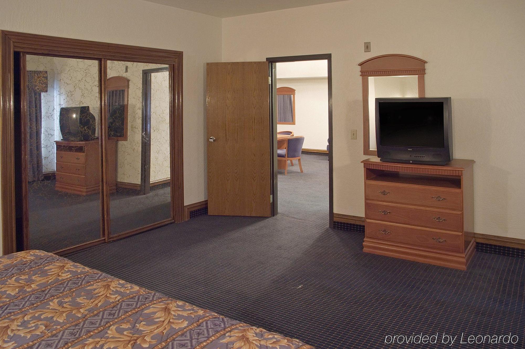 Americas Best Value Inn & Suites Los Angeles Downtown Sw Room photo